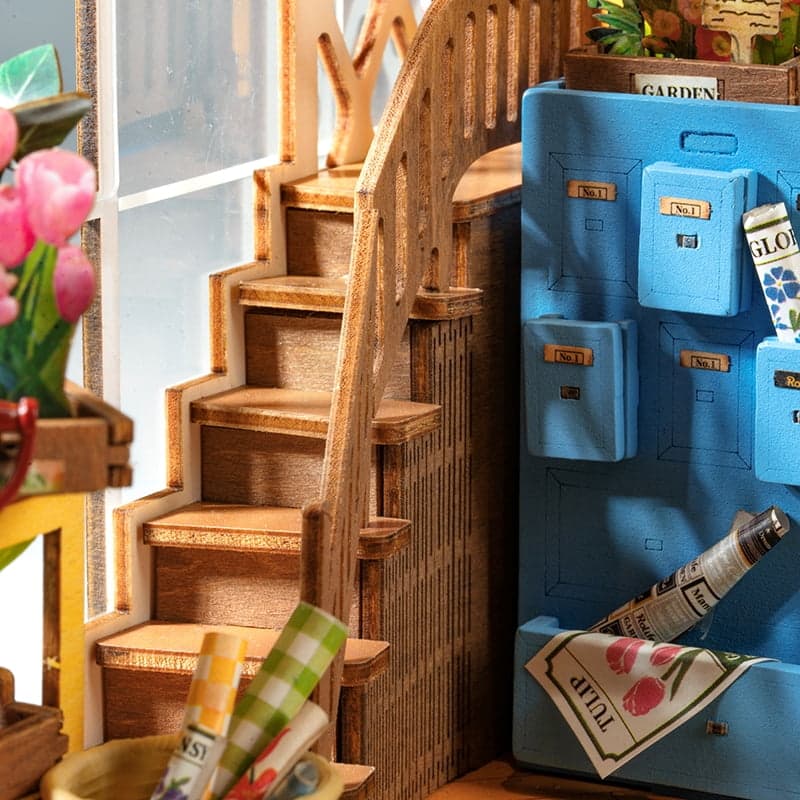 TGB06 Robotime Garden House BookNook