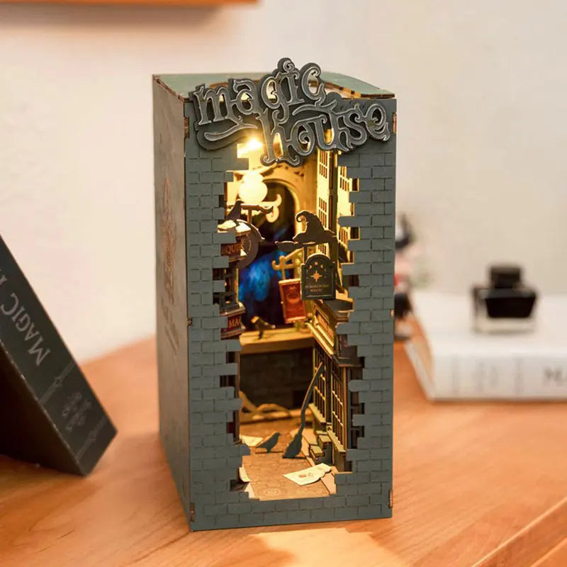 Magic House BookNook TGB03